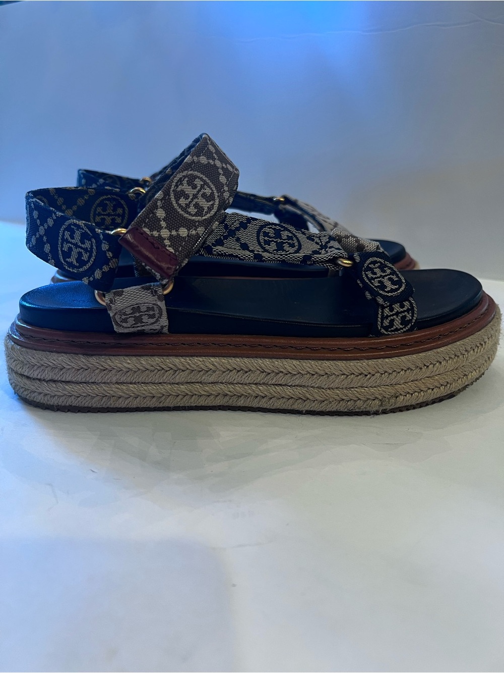 Tory Burch Brown Logo-Print Platform Sandals - Picture 5 of 7